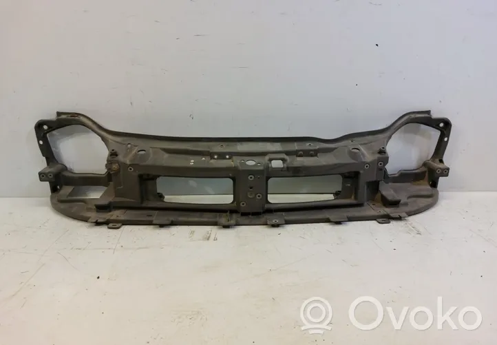 Opel Vivaro Support de radiateur sur cadre face avant 8200411916