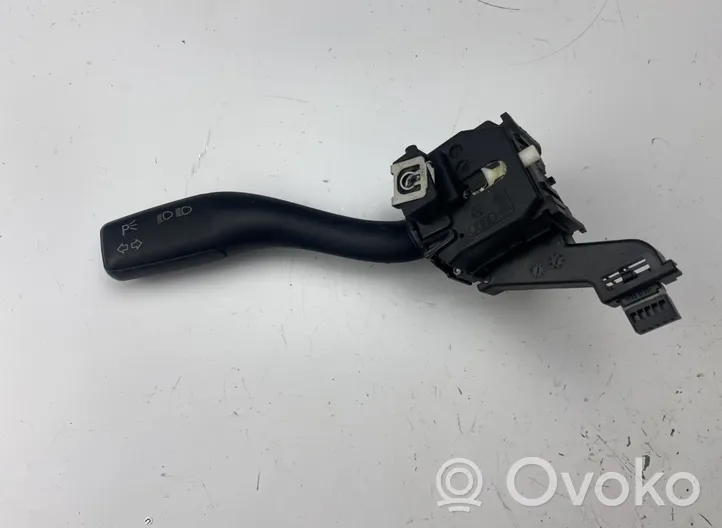 Audi A3 S3 8P Suuntavilkun vipu 8P0953513A