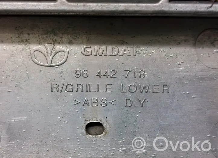 Chevrolet Captiva Grille de calandre avant 96442718