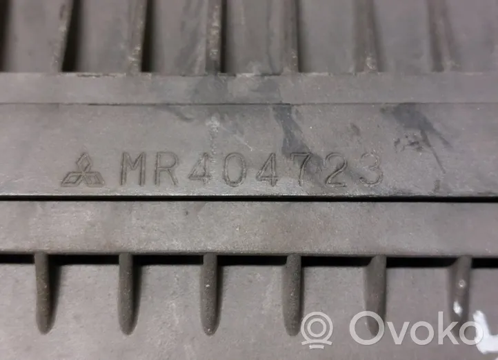 Mitsubishi Pajero Oro filtro dėžė MR404723