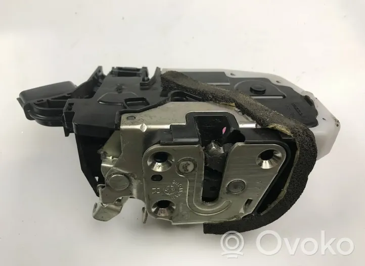 Nissan X-Trail T32 Front door lock E7112130