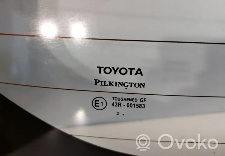 Toyota Auris E180 Szyba tylna 43R-001583