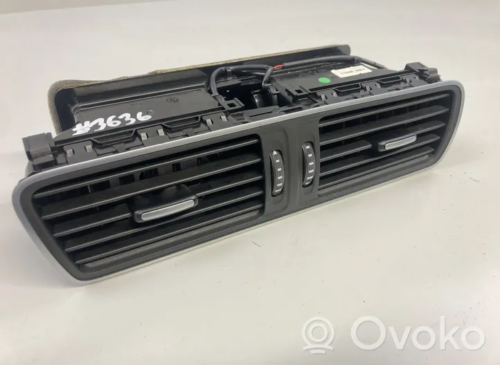 Volkswagen PASSAT B7 Dash center air vent grill 3AC819728A