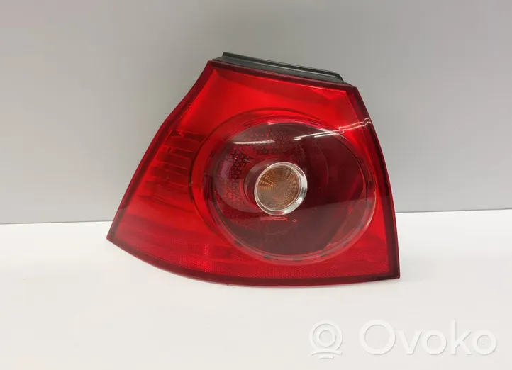 Volkswagen Golf V Lampa tylna 1K6945095G