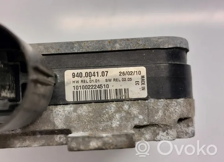 Ford Mondeo MK IV Aušinimo ventiliatoriaus rėlė 940004107