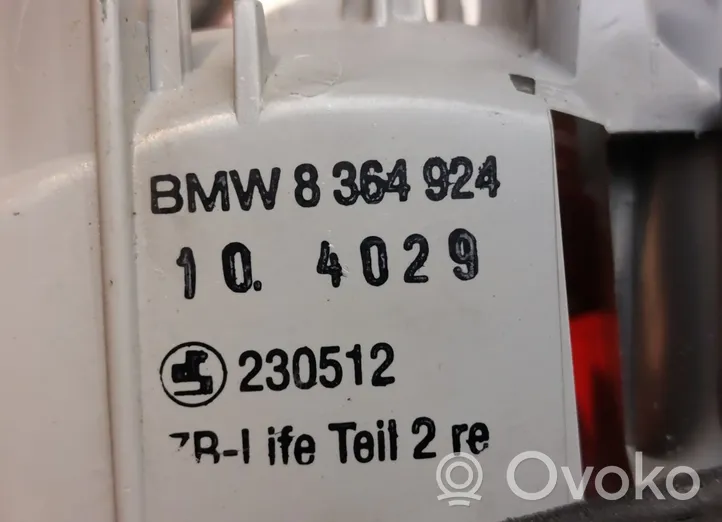 BMW 3 E46 Lampy tylnej klapy bagażnika 8364924
