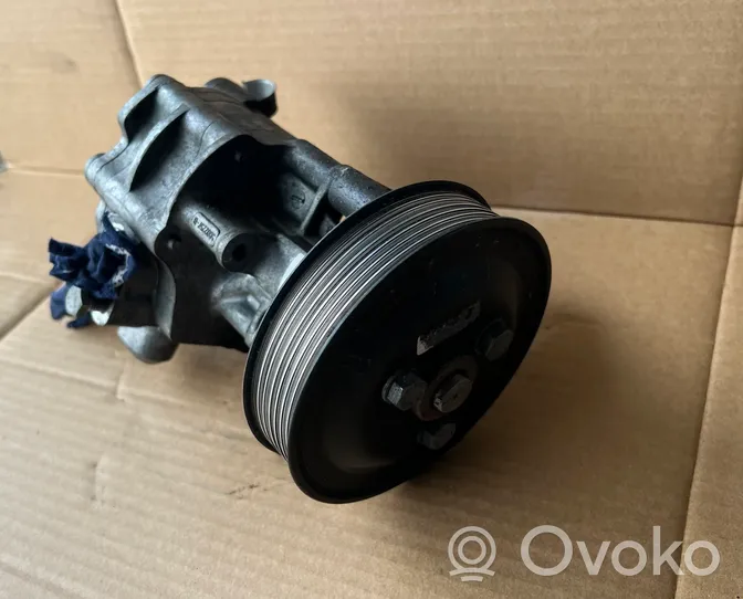 BMW X5 E70 Ohjaustehostimen pumppu 679646203