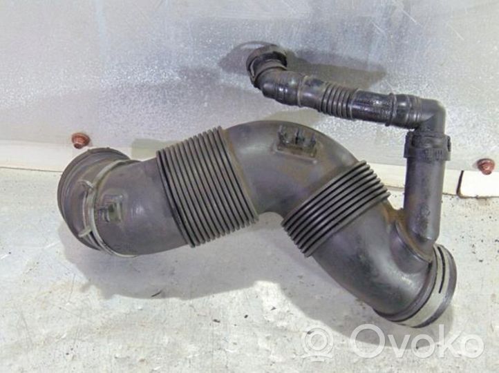 Volkswagen Touran I Intake resonator 