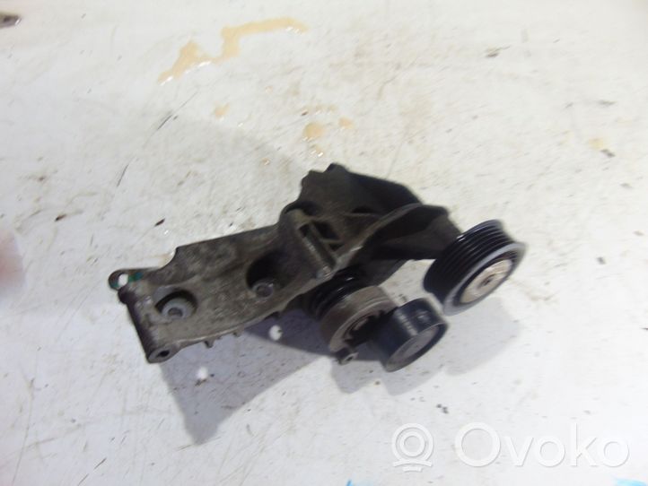 Renault Kangoo II Support de générateur / alternateur 8200663057