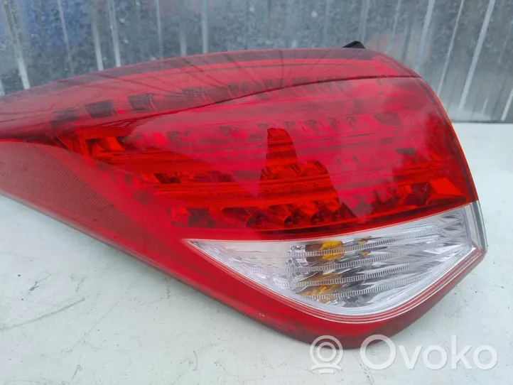 Hyundai i40 Lampa tylna 92401-3Z3