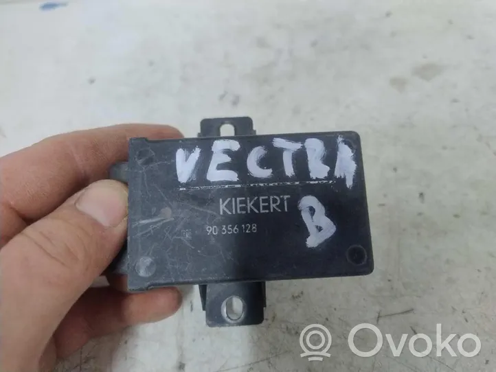 Opel Vectra B Oven keskuslukituksen ohjausyksikön moduuli 90356128