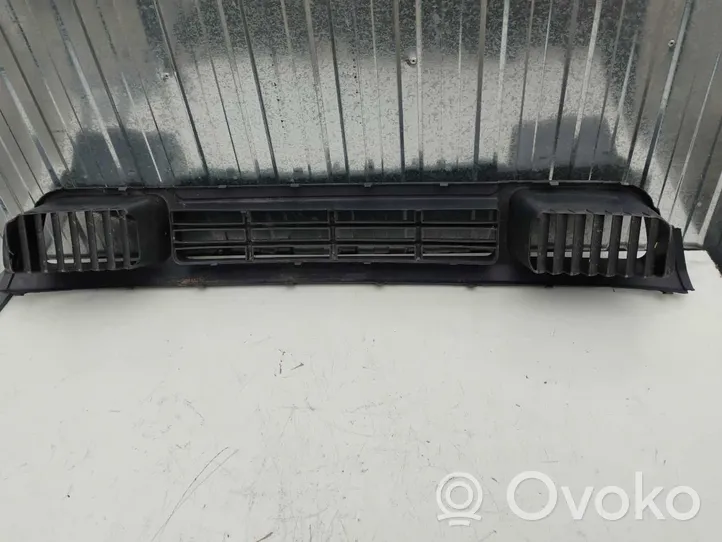 Volkswagen Transporter - Caravelle T5 Etupuskurin alempi jäähdytinsäleikkö 7H0807719