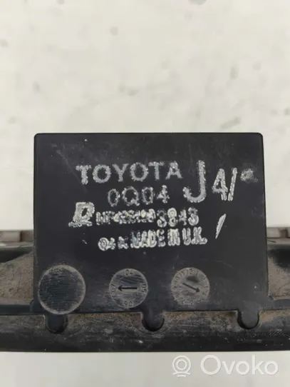 Toyota Yaris Chłodnica MF422133-3843