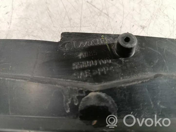 Nissan Qashqai Rivestimento della modanatura della chiusura del vano motore/cofano 5580U100