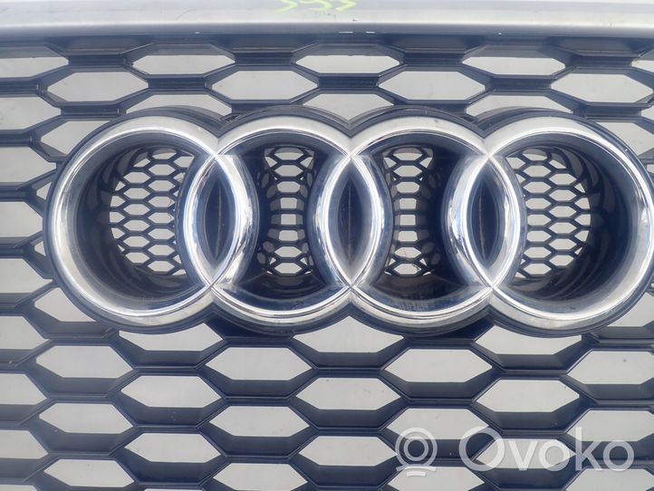 Audi RSQ3 Grotelės viršutinės 