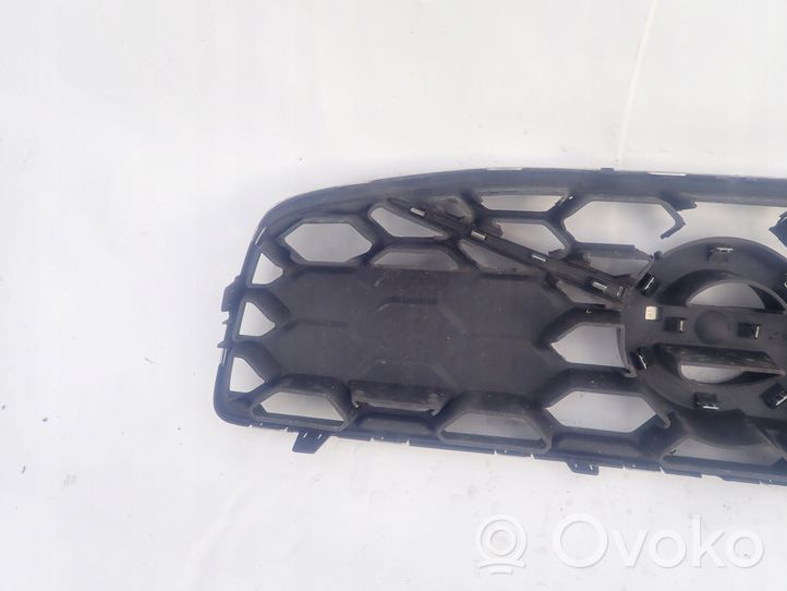 Volvo XC70 Grille calandre supérieure de pare-chocs avant 