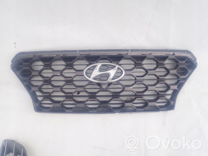 Hyundai Santa Fe Maskownica / Grill / Atrapa górna chłodnicy 