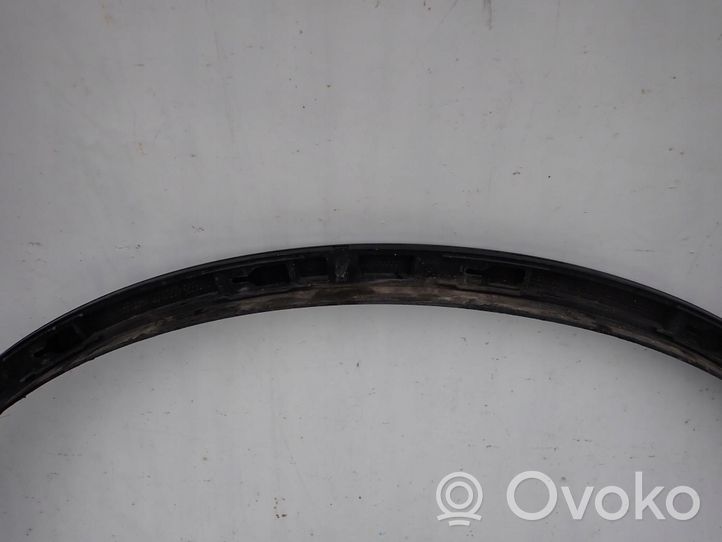 Volkswagen Touareg II Listwa błotnika przedniego 7P6853718C