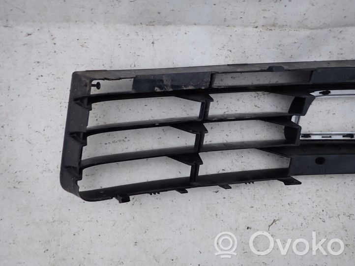 Audi A8 S8 D3 4E Mascherina/griglia fendinebbia anteriore 4E0807682