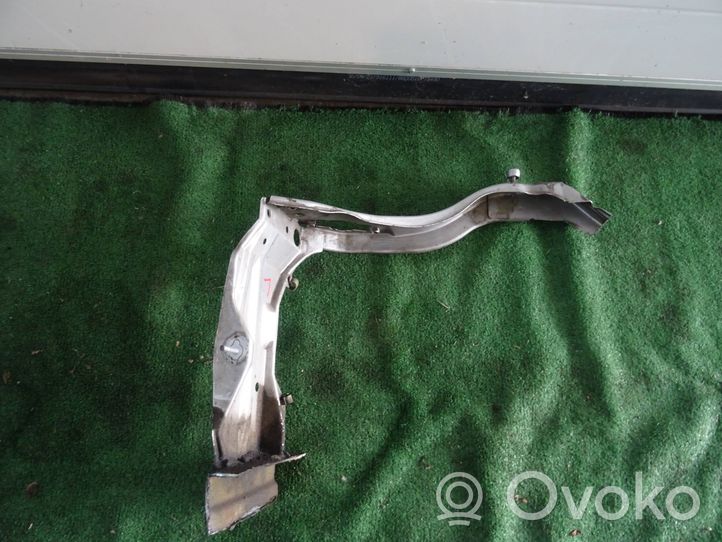 Mercedes-Benz E W210 Rivestimento della modanatura della chiusura del vano motore/cofano OSŁONA WZMOCNIENIE PASA P