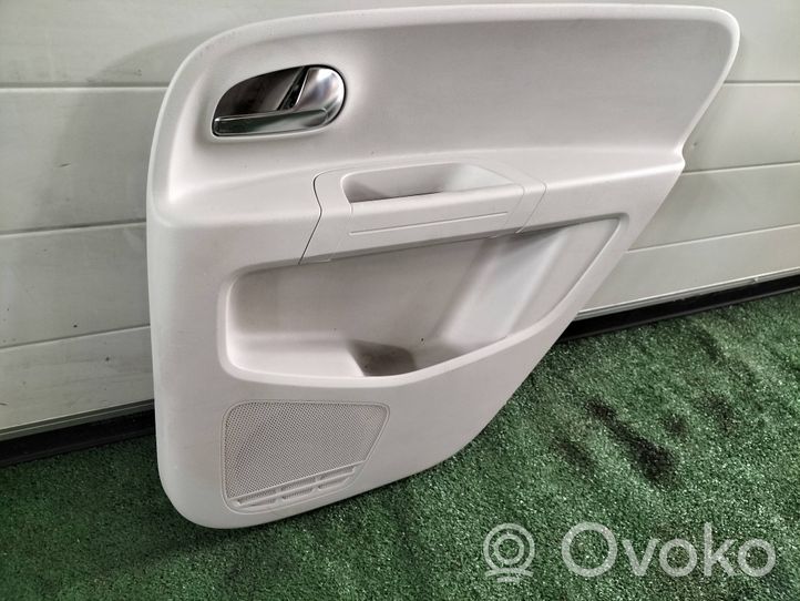 Volkswagen Up Takaoven verhoilu 1S4867212