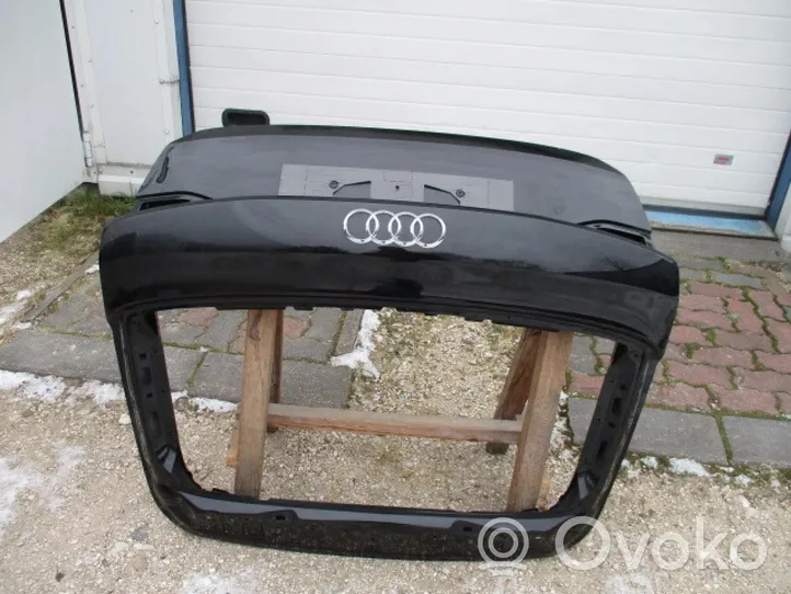 Audi A3 8Y Takaluukun/tavaratilan kansi 