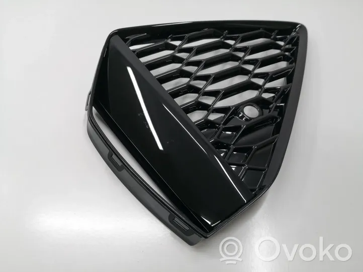 Audi RS6 C8 Grille inférieure de pare-chocs avant 4K8807681D