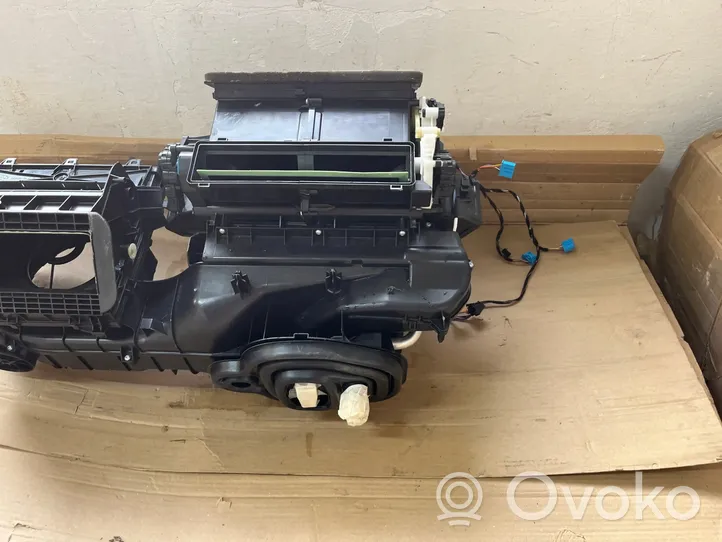 Volkswagen Golf VIII Ventola riscaldamento/ventilatore abitacolo 5WB816001B