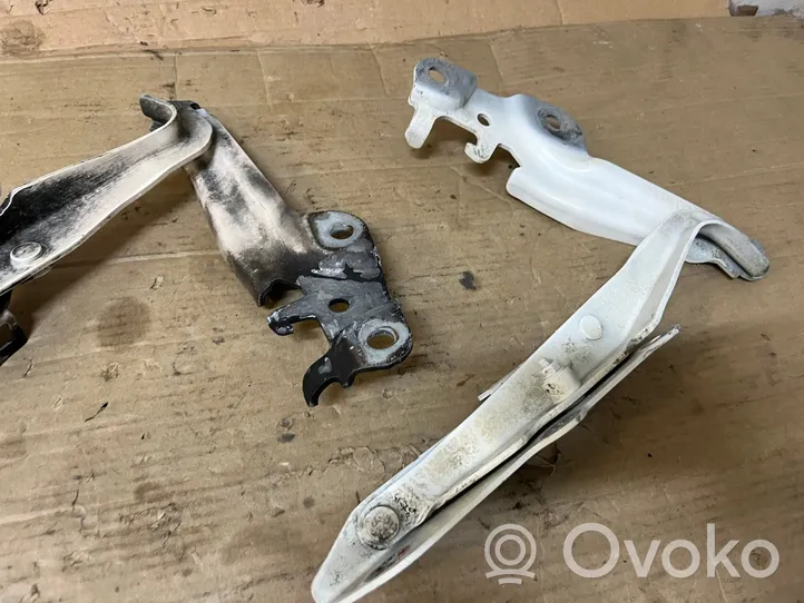 Jaguar XJ X351 Engine bonnet/hood hinges 