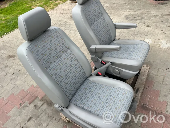 Volkswagen Transporter - Caravelle T5 Fotele / Kanapa / Komplet 