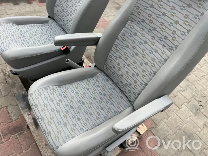 Volkswagen Transporter - Caravelle T5 Fotele / Kanapa / Komplet 