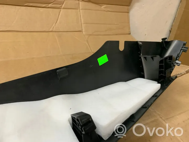 Volkswagen Golf VIII Altro elemento di rivestimento sottoporta/montante 5H6867766D