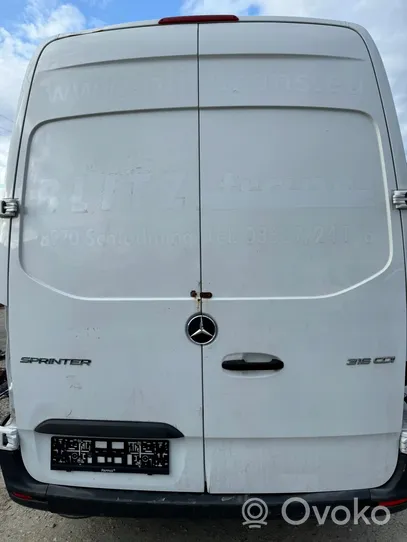 Mercedes-Benz Sprinter W907 W910 Etuovi 