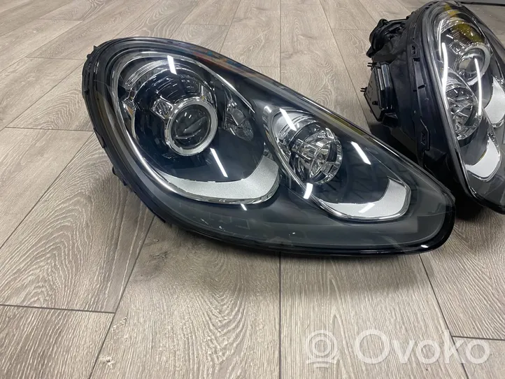 Porsche Cayenne (92A) Lampa przednia 7P5941752F