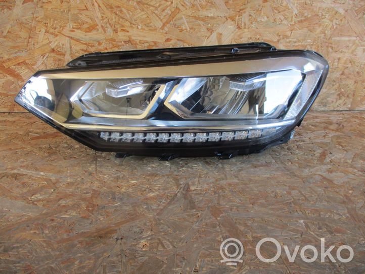 Volkswagen Touran II Lampa przednia 