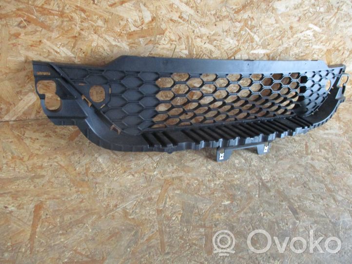 Iveco Daily 6th gen Front bumper lower grill 5801529764