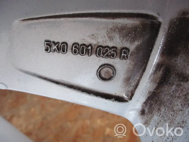 Volkswagen Golf VI R17-alumiinivanne 5K0601025Q