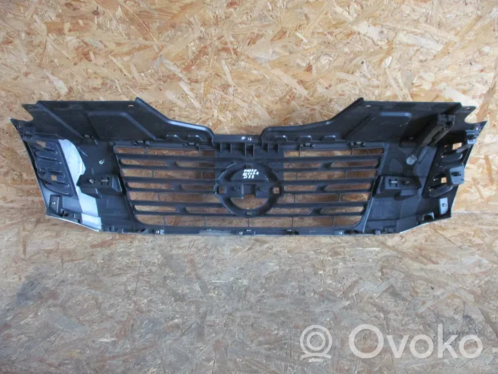 Nissan Navara D23 Передняя решётка 623104KJ1H