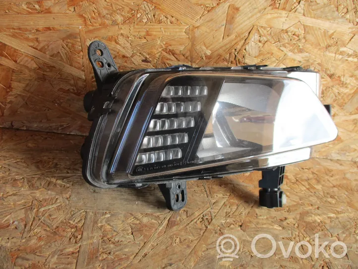 Volkswagen Polo VI AW Faro diurno con luce led 2G0941662