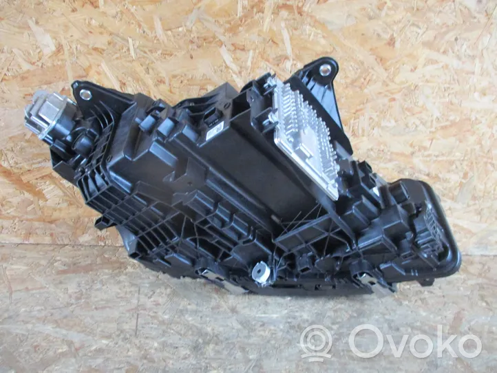 BMW 2 Active Tourer U06 Lampa przednia 5A42247