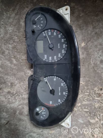 Volkswagen Sharan Speedometer (instrument cluster) 80100120