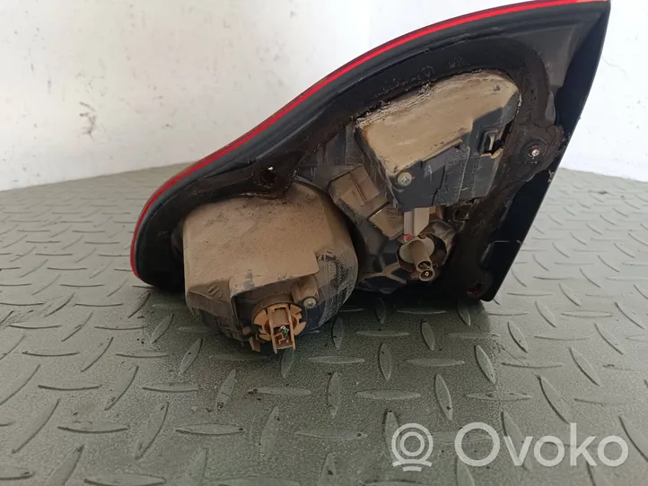 Toyota Corolla Verso E121 Takaluukun takavalot 