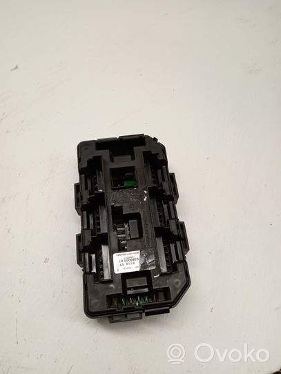 BMW M4 F82 F83 Module de fusibles 9389068