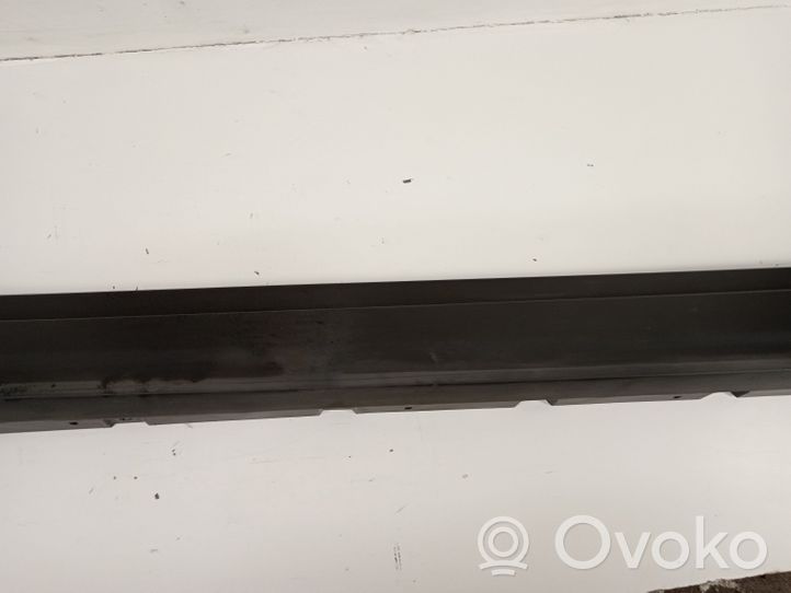 Maserati Levante Sill 670040336