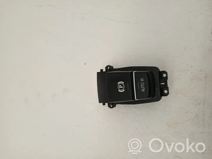 BMW X5 F15 Interruttore del freno di stazionamento/freno a mano 6822520