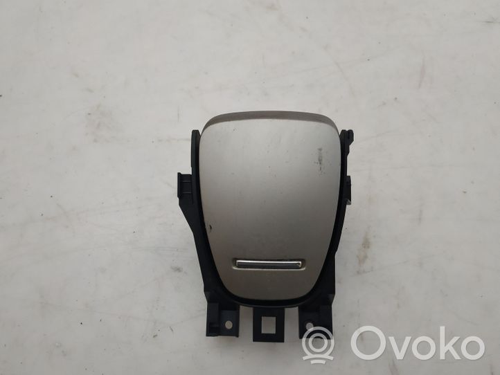 Citroen C5 Auton tuhkakuppi 525529768