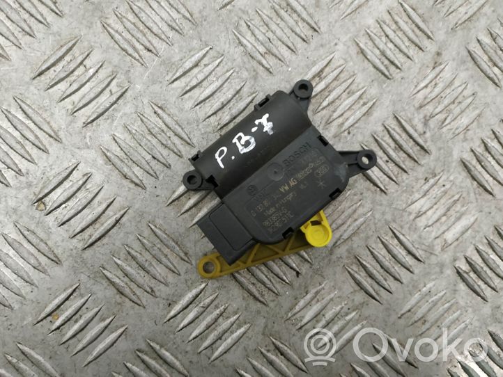 Volkswagen PASSAT B7 Intake manifold valve actuator/motor 1K2907511C