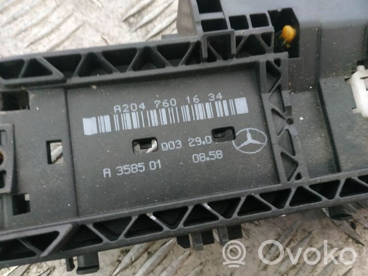 Mercedes-Benz CLA C117 X117 W117 Poignée intérieure de porte arrière A2047601634