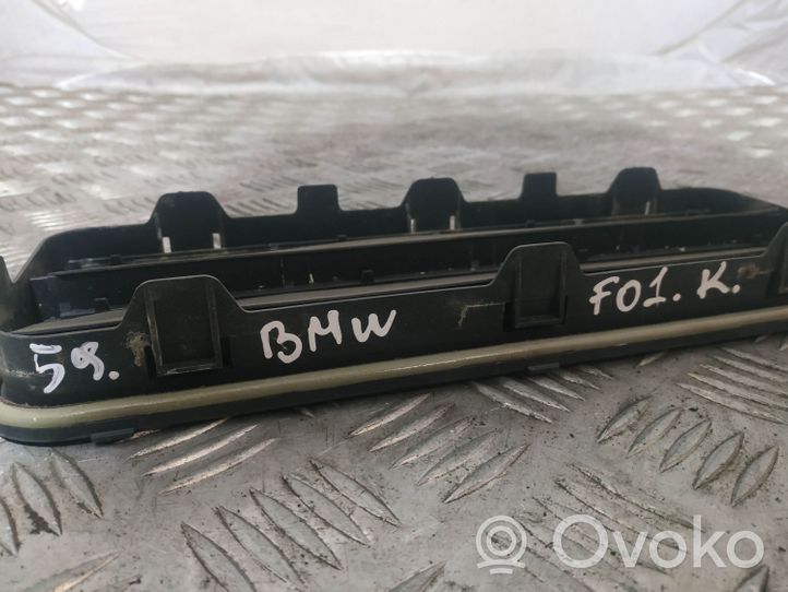 BMW 7 F01 F02 F03 F04 Quarter panel pressure vent 6910722
