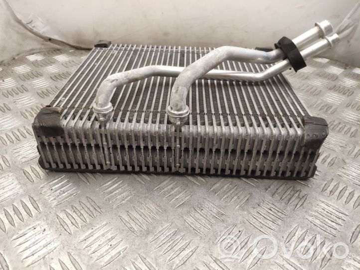 Volkswagen Touareg II Radiateur soufflant de chauffage 7P0820101A